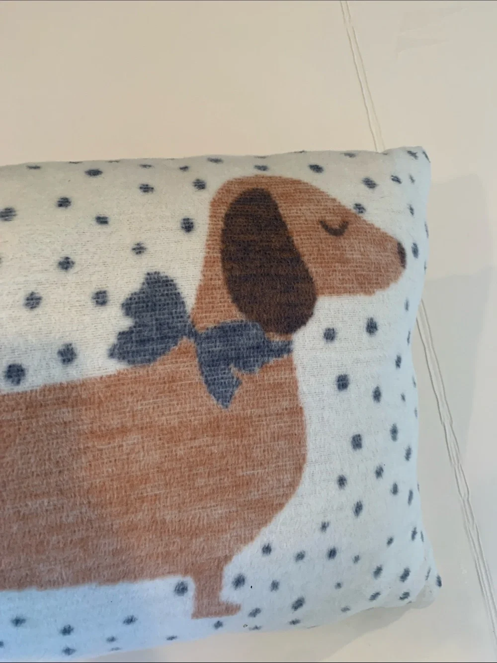 Docofil Dachshund Decorative Rectangle Accent Throw Pillow White Blue Polka Dots